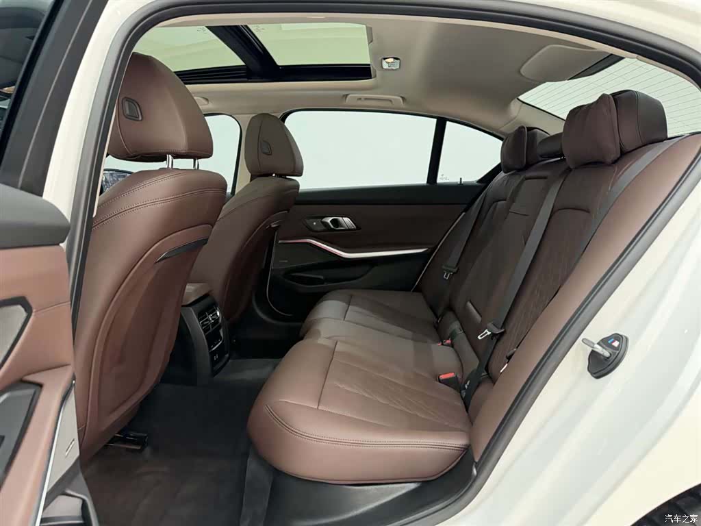 BMW 3 Series, 2025 17