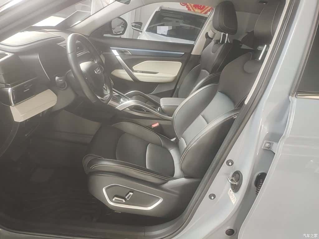 Geely Boyue, 2022 15