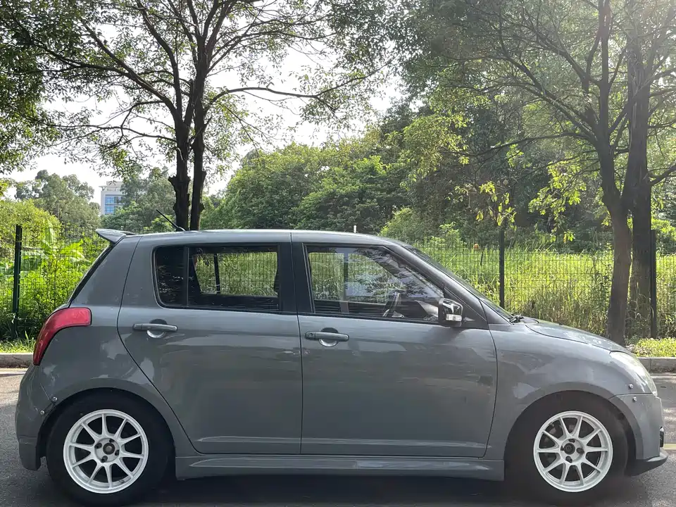 Suzuki Swift Suzuki Swift