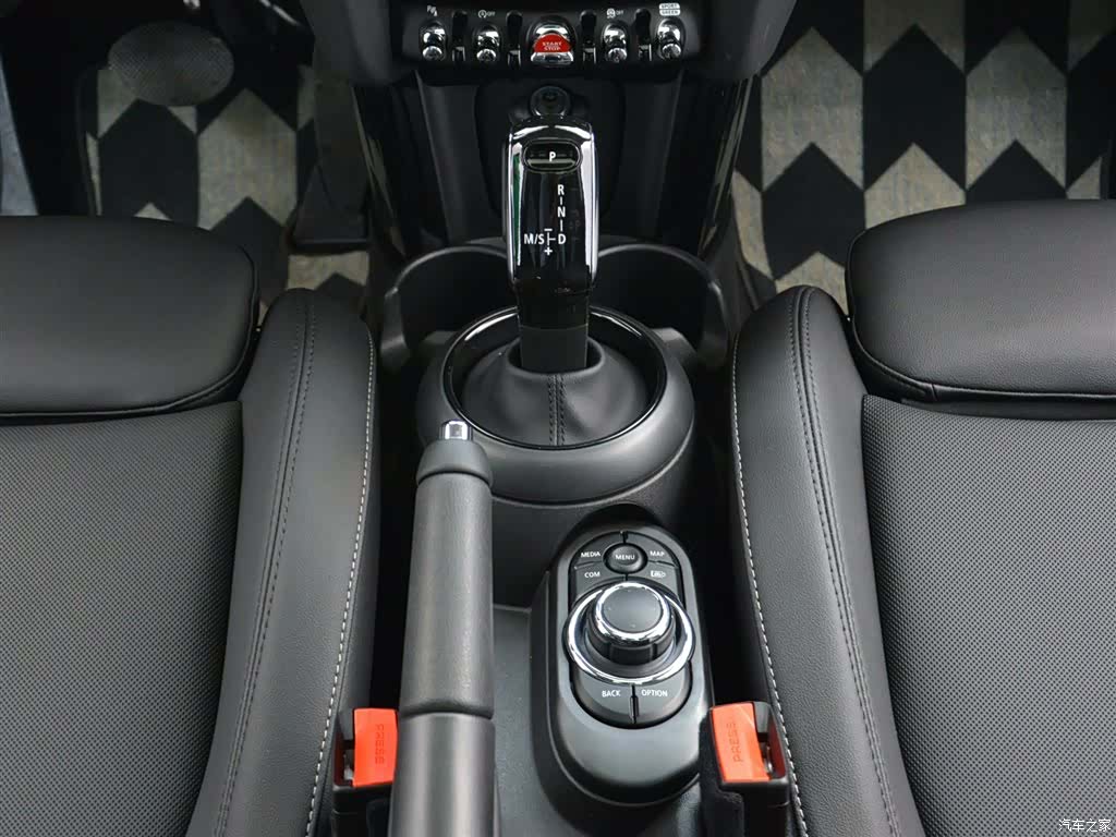 Mini Cooper, 2024 13