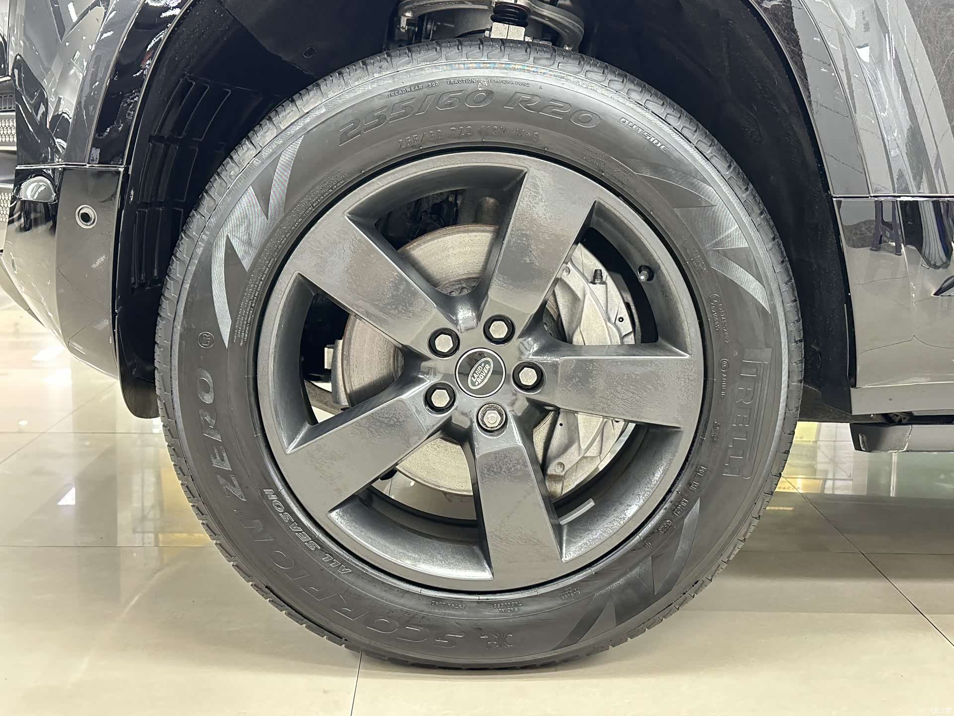 Land Rover Defender, 2024 28