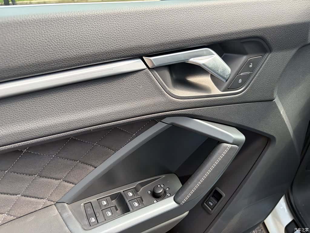 Audi Q3, 2025 14