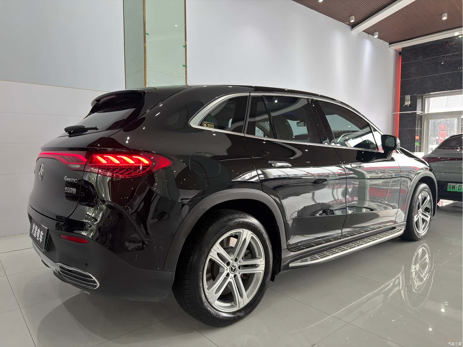Mercedes-Benz EQE, 2023 12