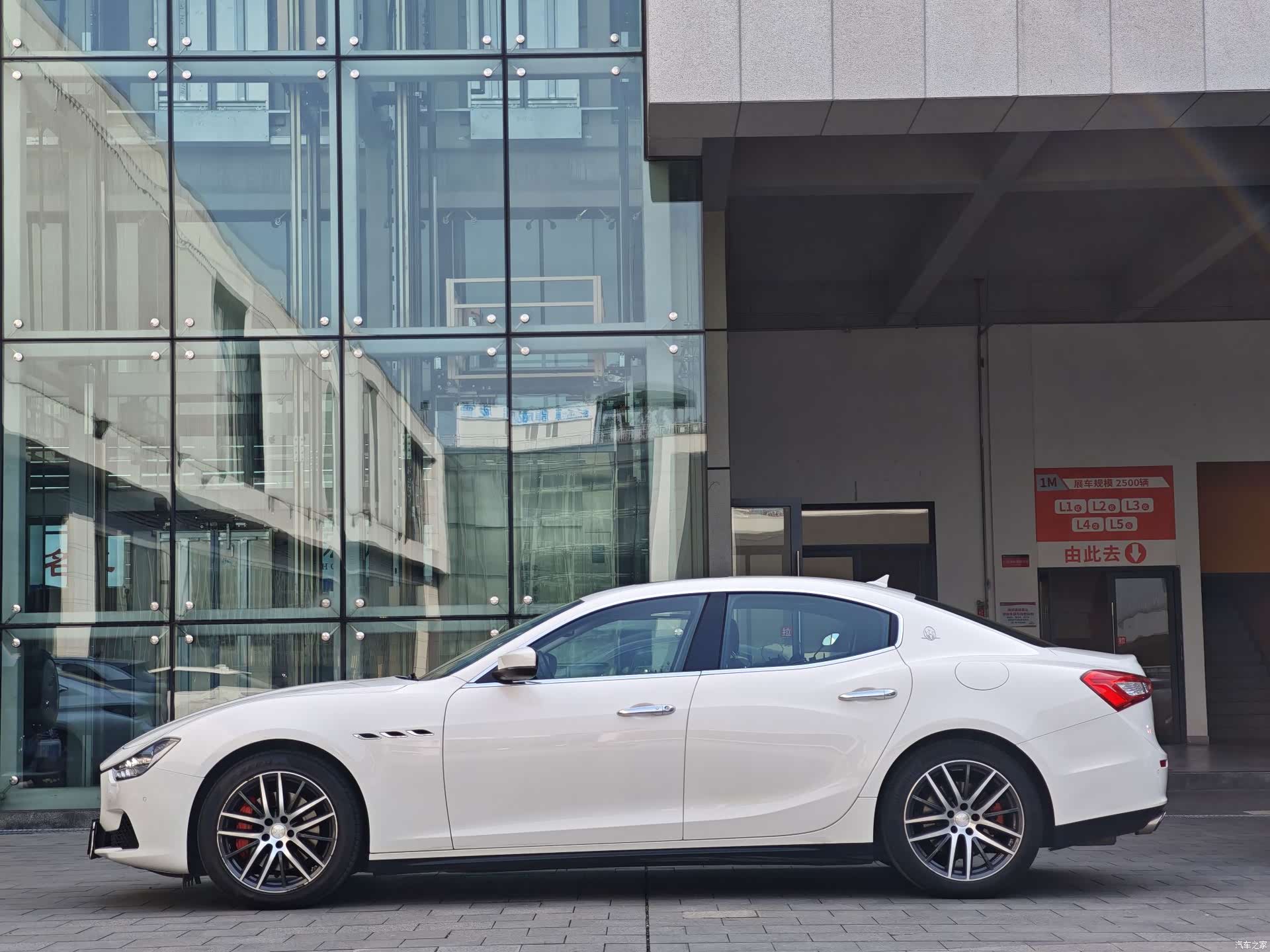 Maserati Ghibli, 2018 7