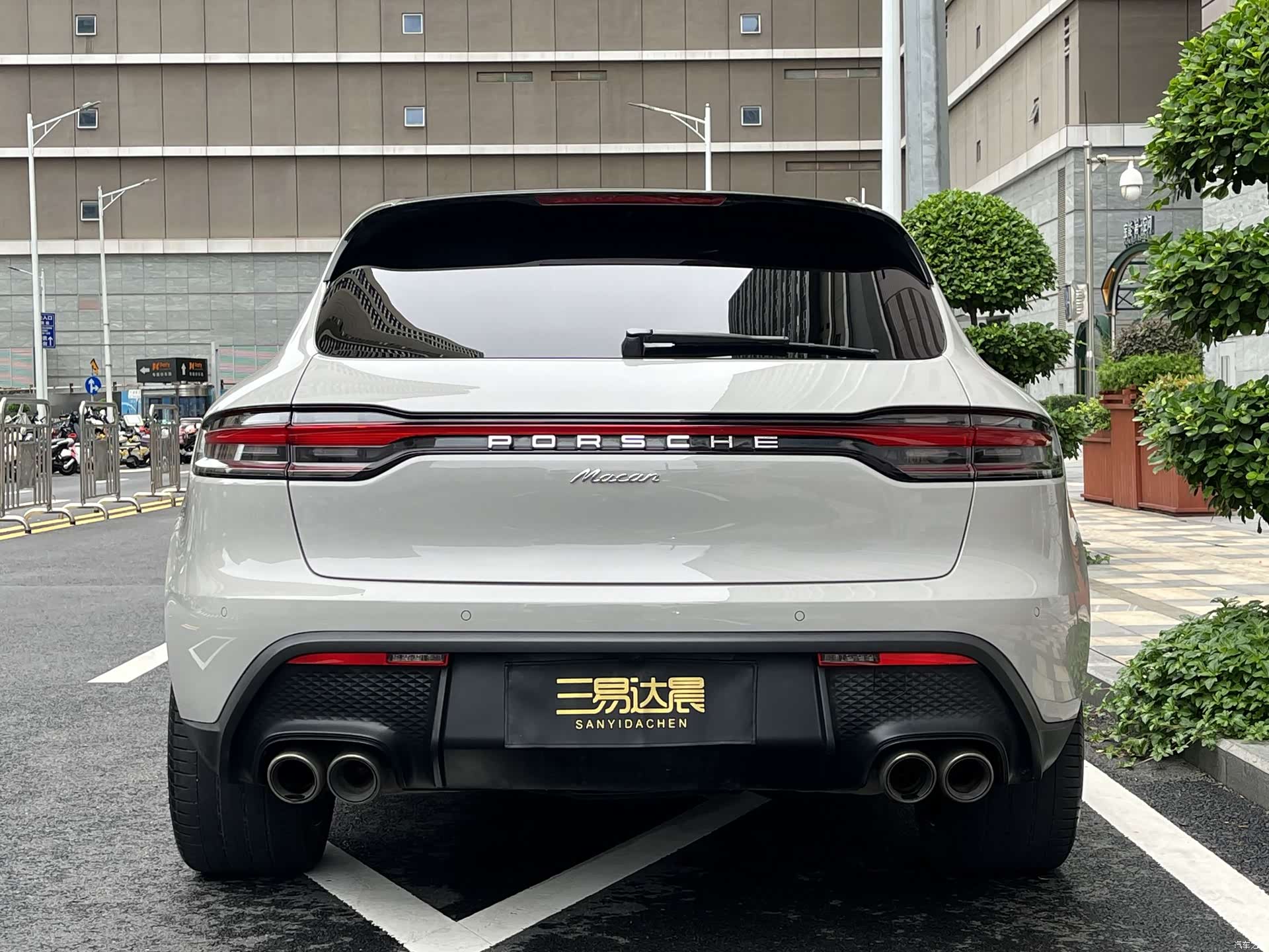 Porsche Macan, 2023 все фото