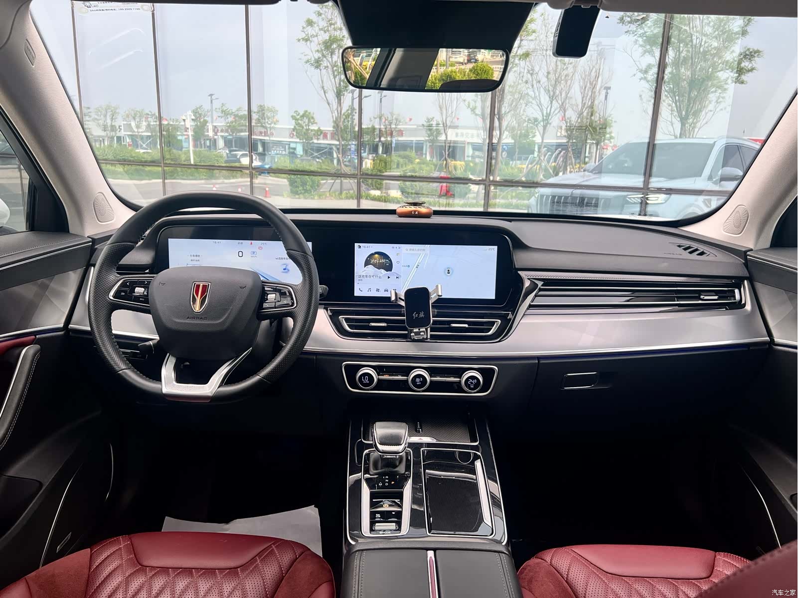 Hongqi HS5, 2024 9