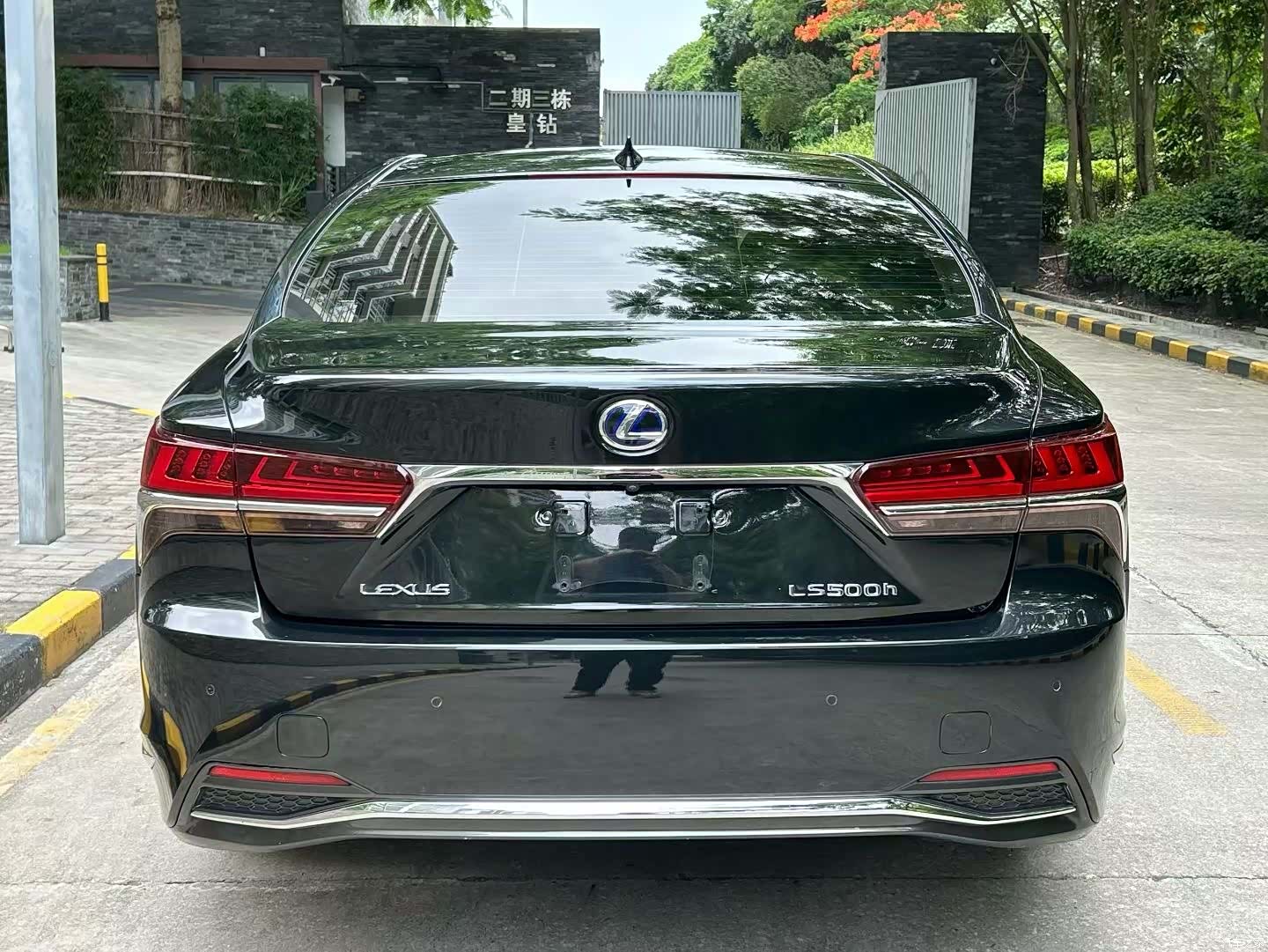 Lexus LS, 2018 9