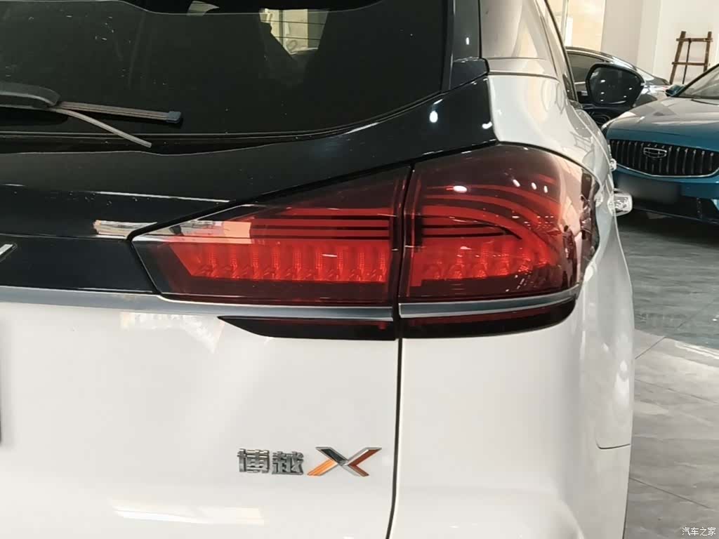 Geely Boyue, 2022 8