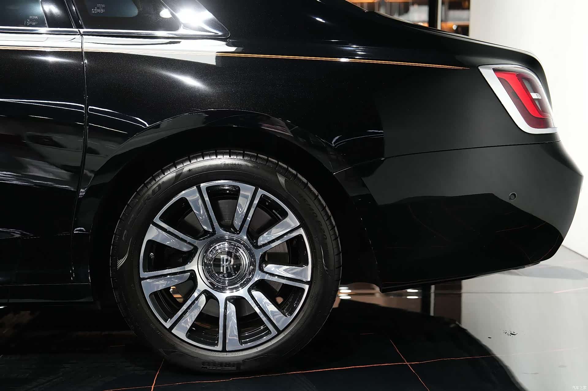 Rolls-Royce Ghost, 2025 11