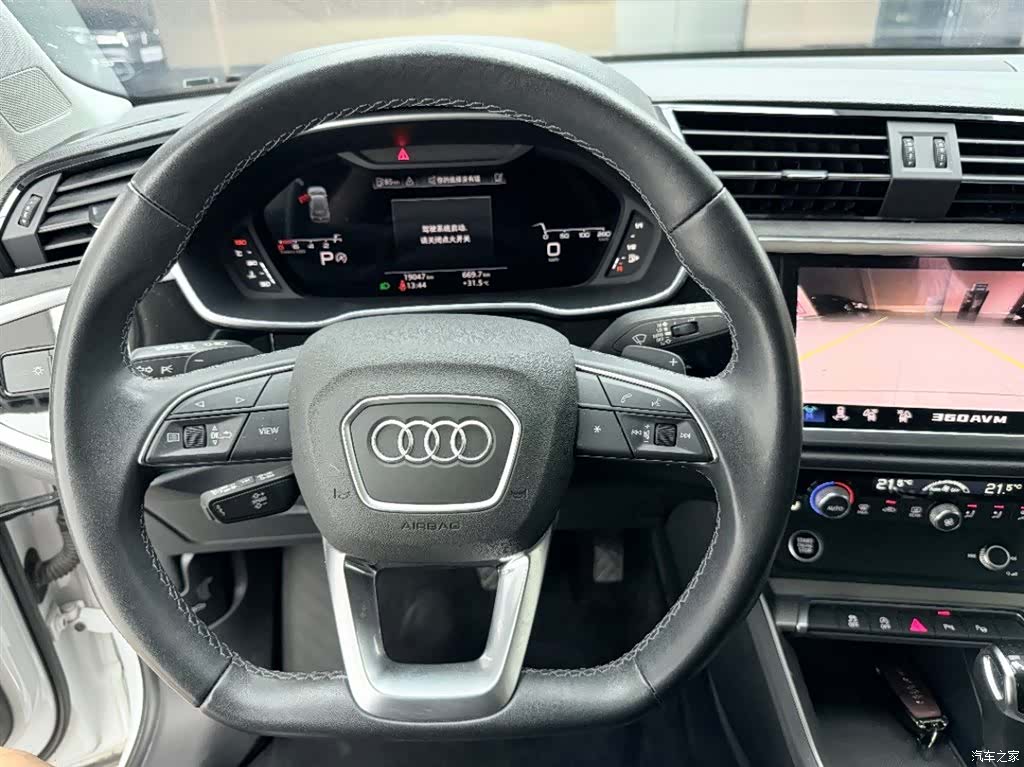 Audi Q3, 2022 2