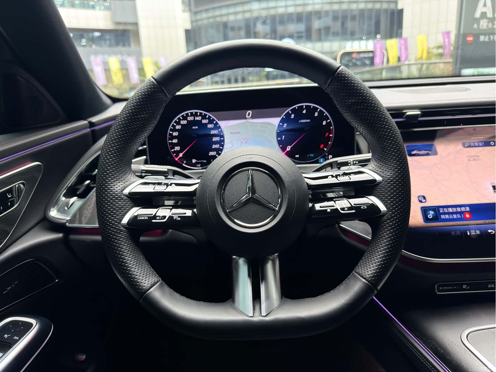 Mercedes-Benz E-Class, 2024 8
