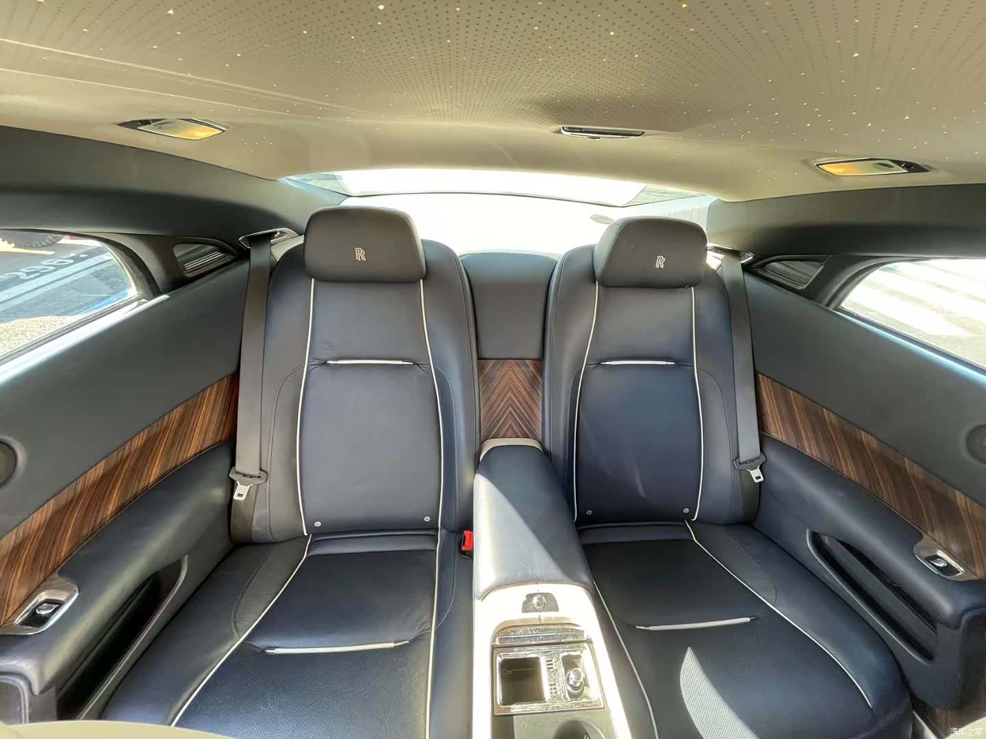 Rolls-Royce Wraith, 2015 8