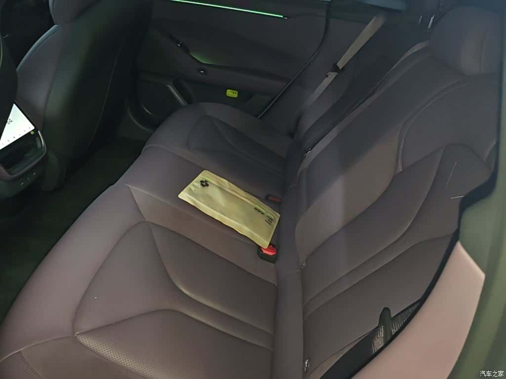 Xpeng P7, 2025 17
