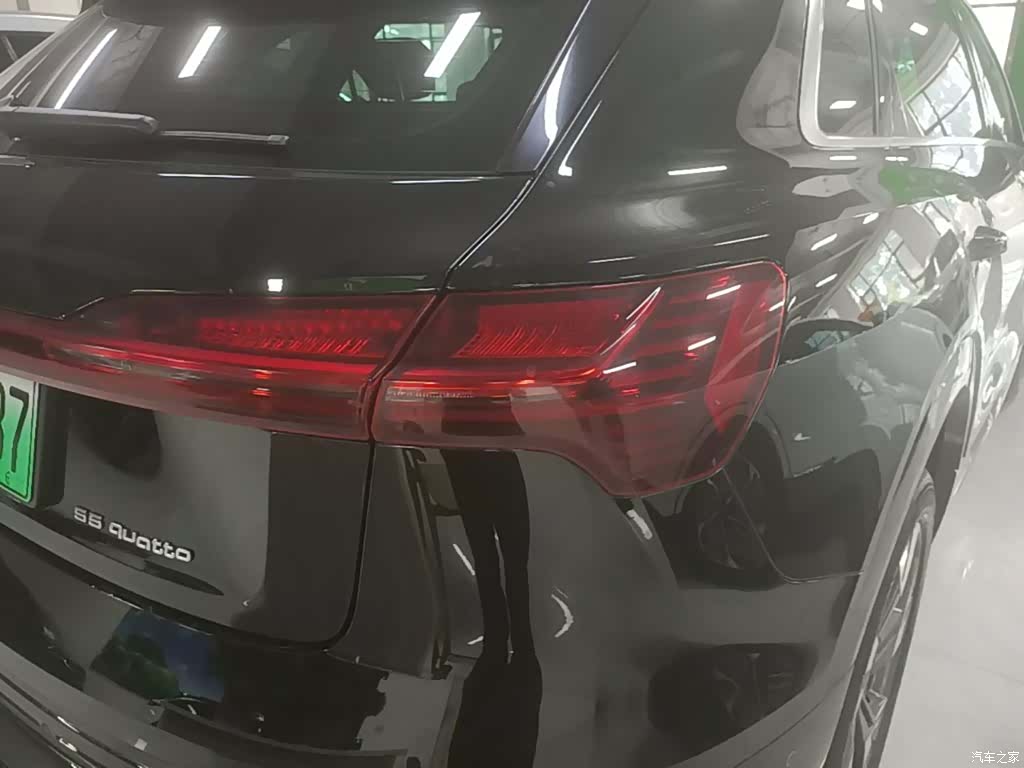 Audi e-tron, 2020 24