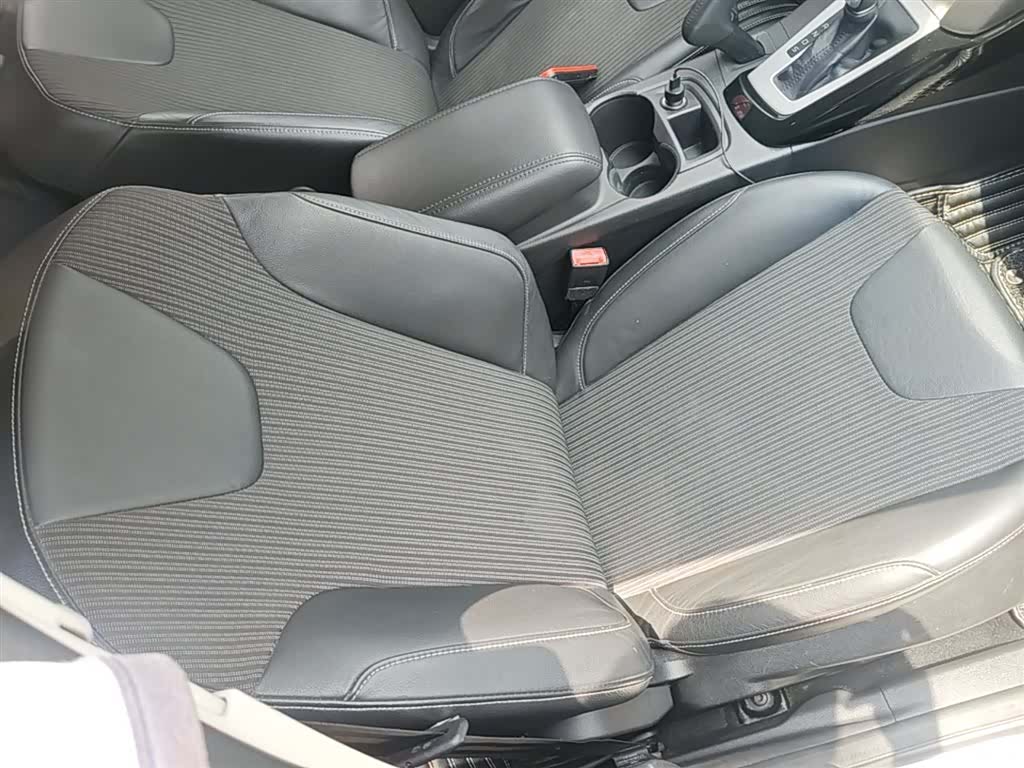 Ford Focus, 2015 25