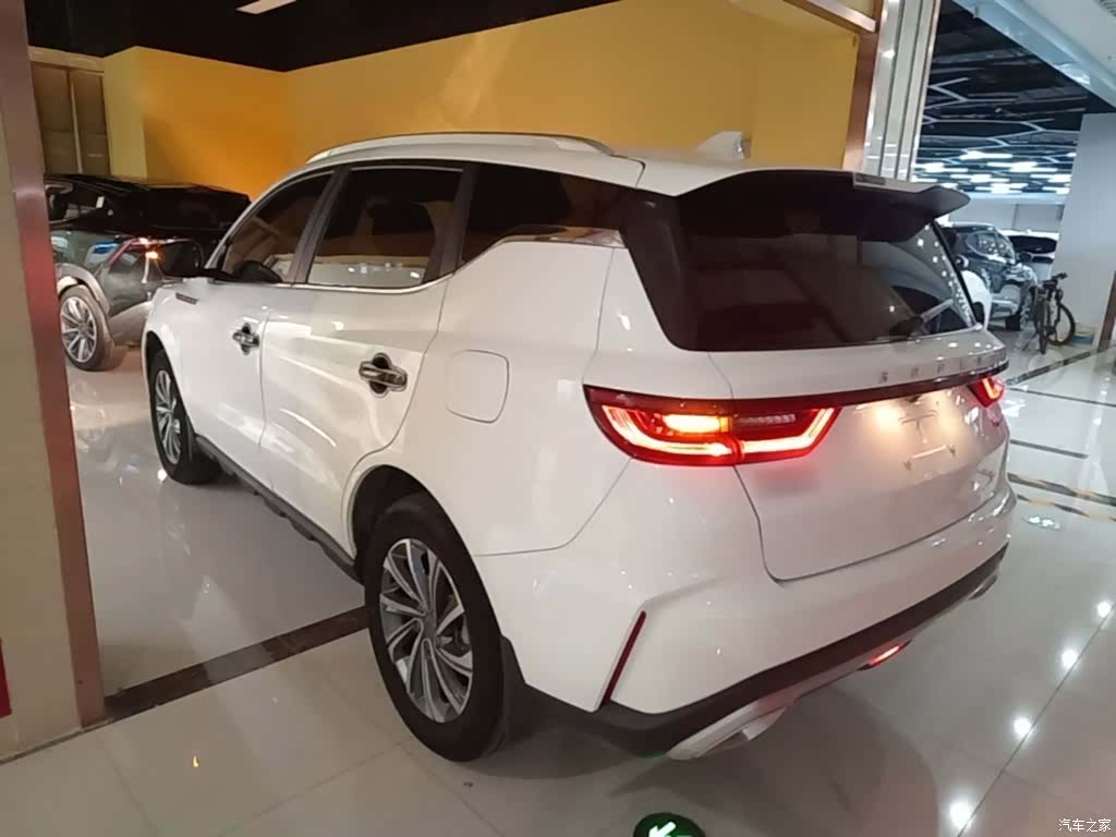 Geely X6, 2023 все фото