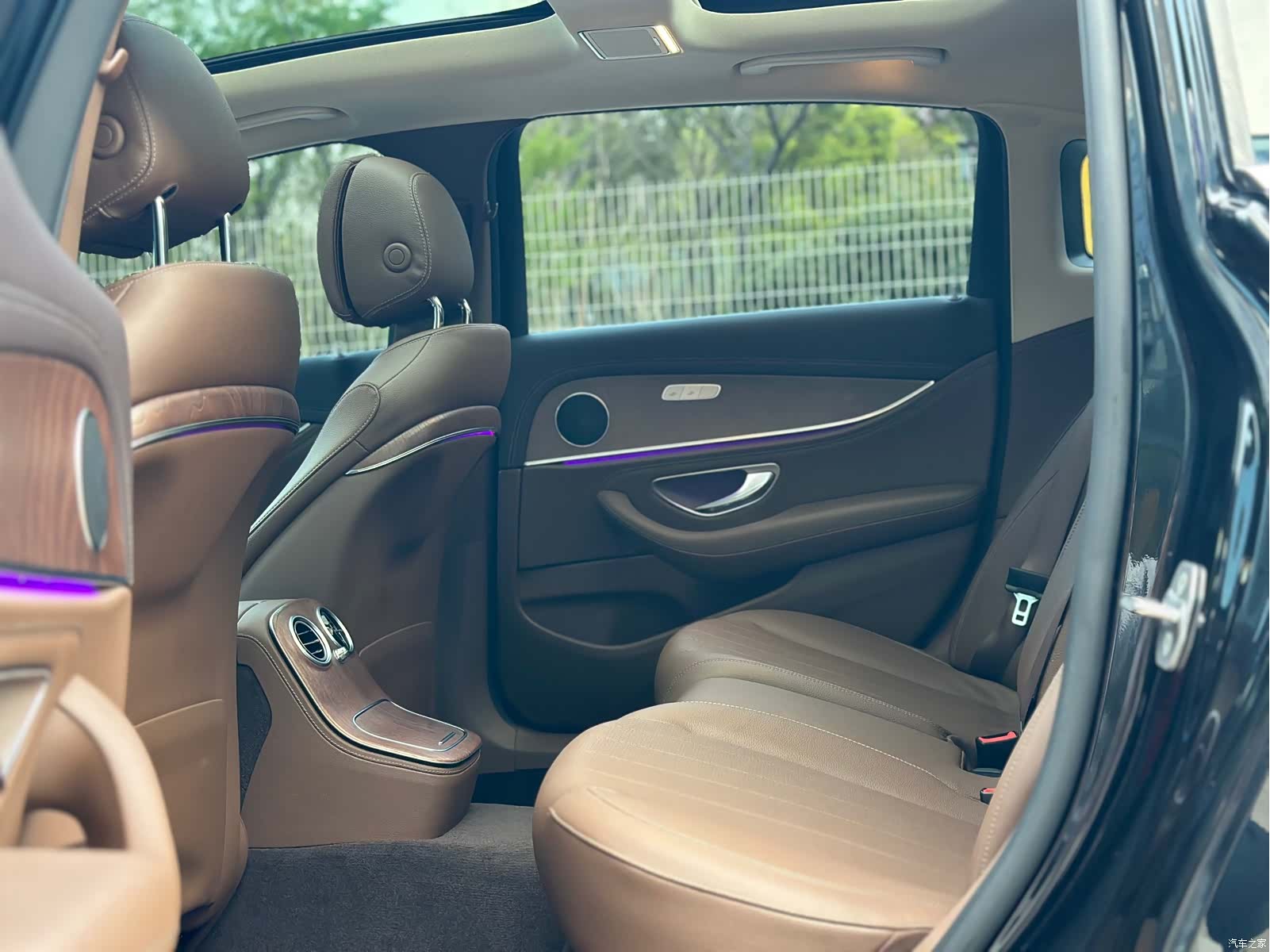 Mercedes-Benz E-Class, 2022 10