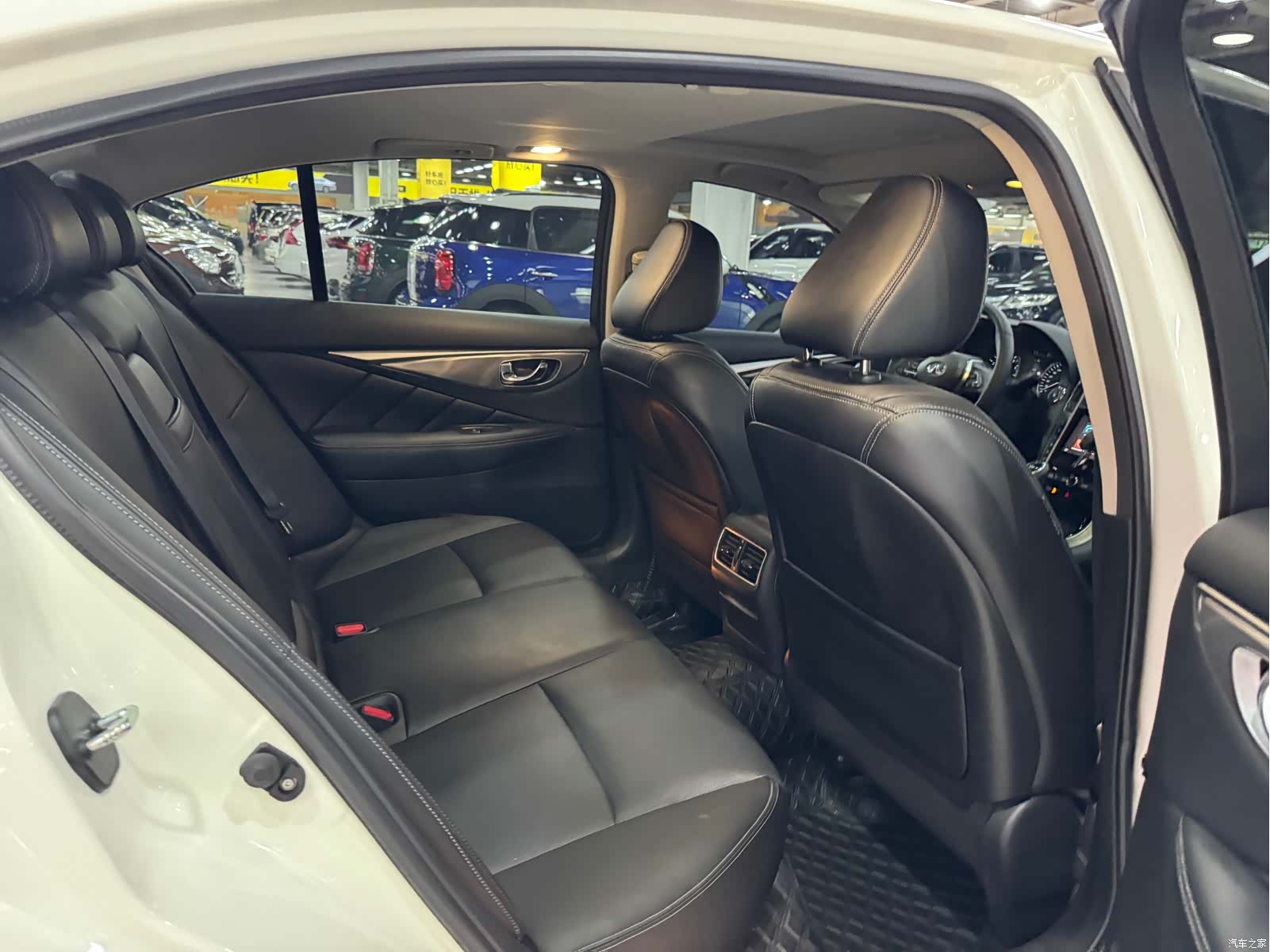 Infiniti Q50L, 2023 11