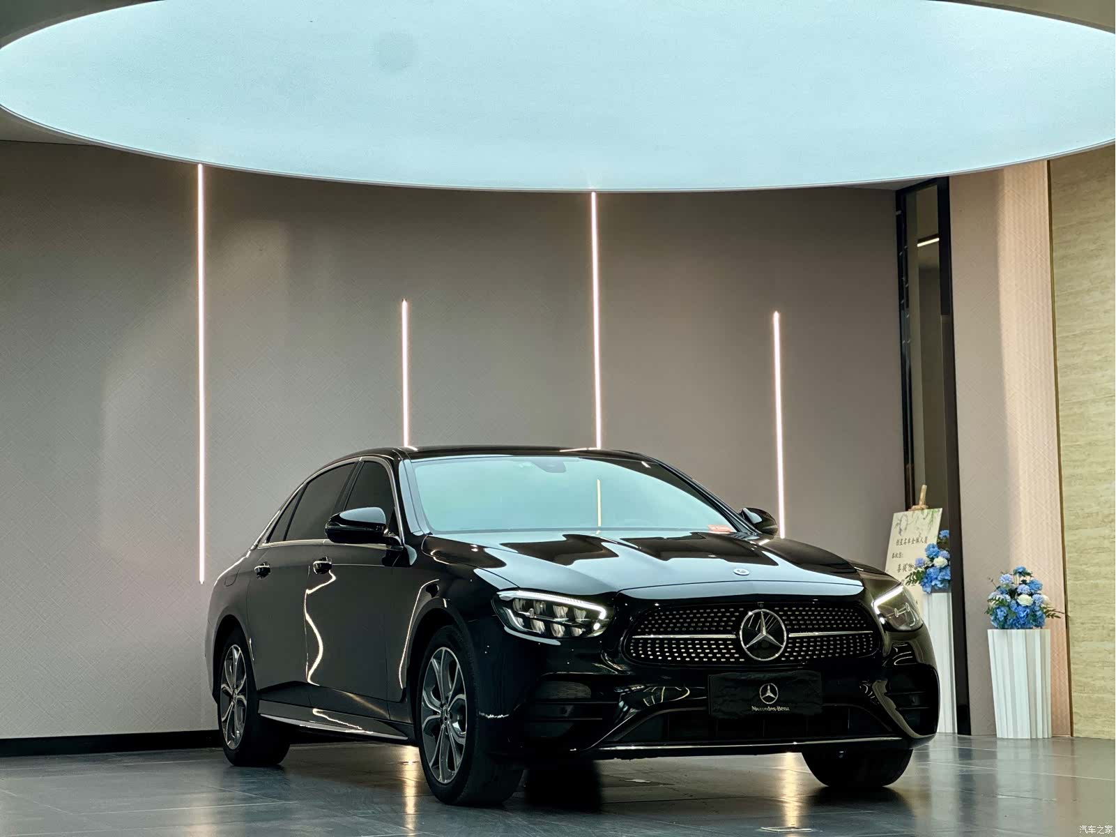 Mercedes-Benz E-Class, 2022 3