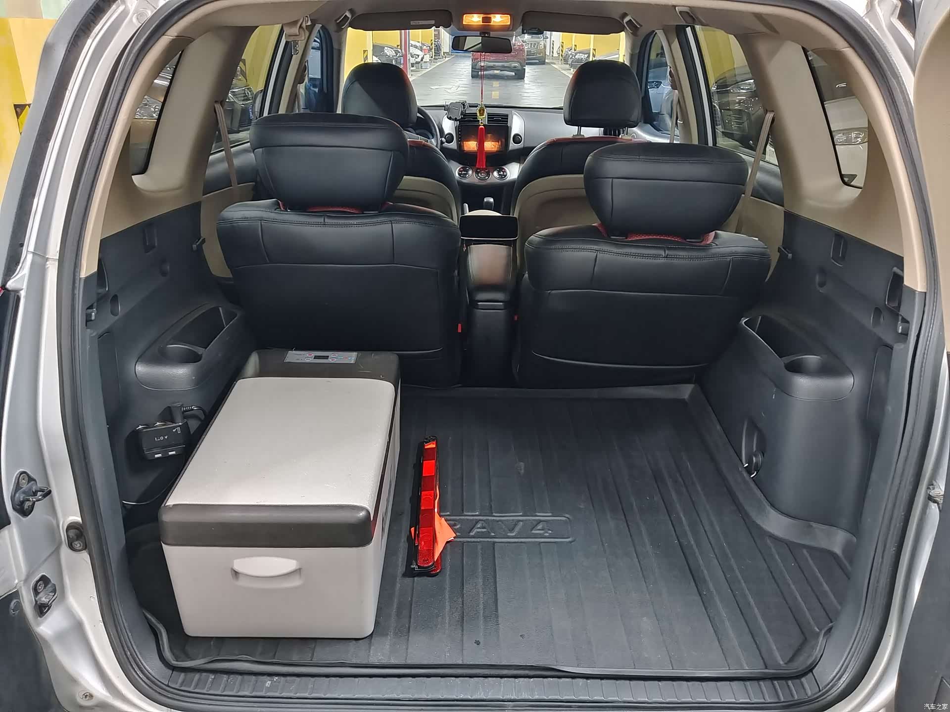 Toyota RAV4, 2011 13
