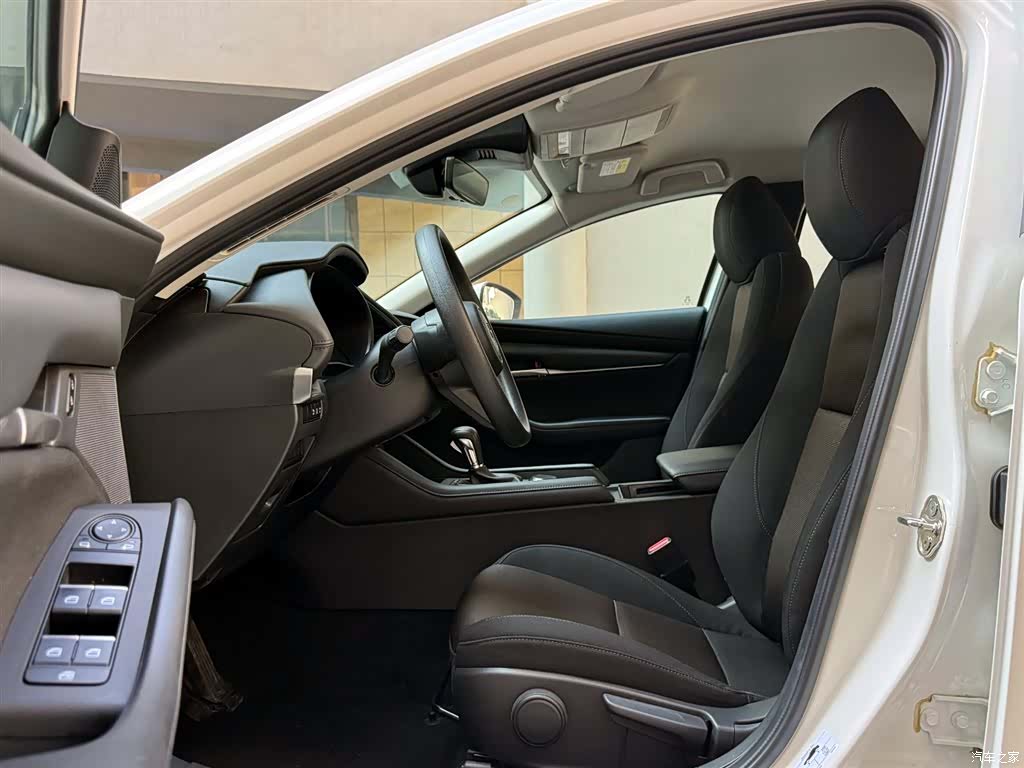 Mazda Mazda3, 2025 9