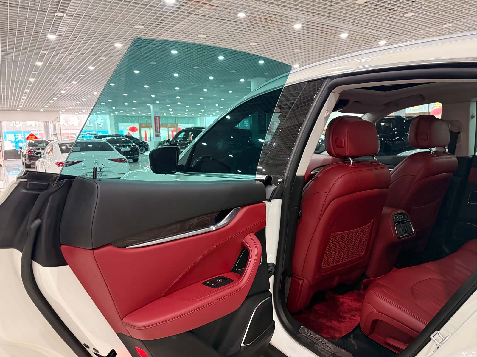 Maserati Levante, 2017 12