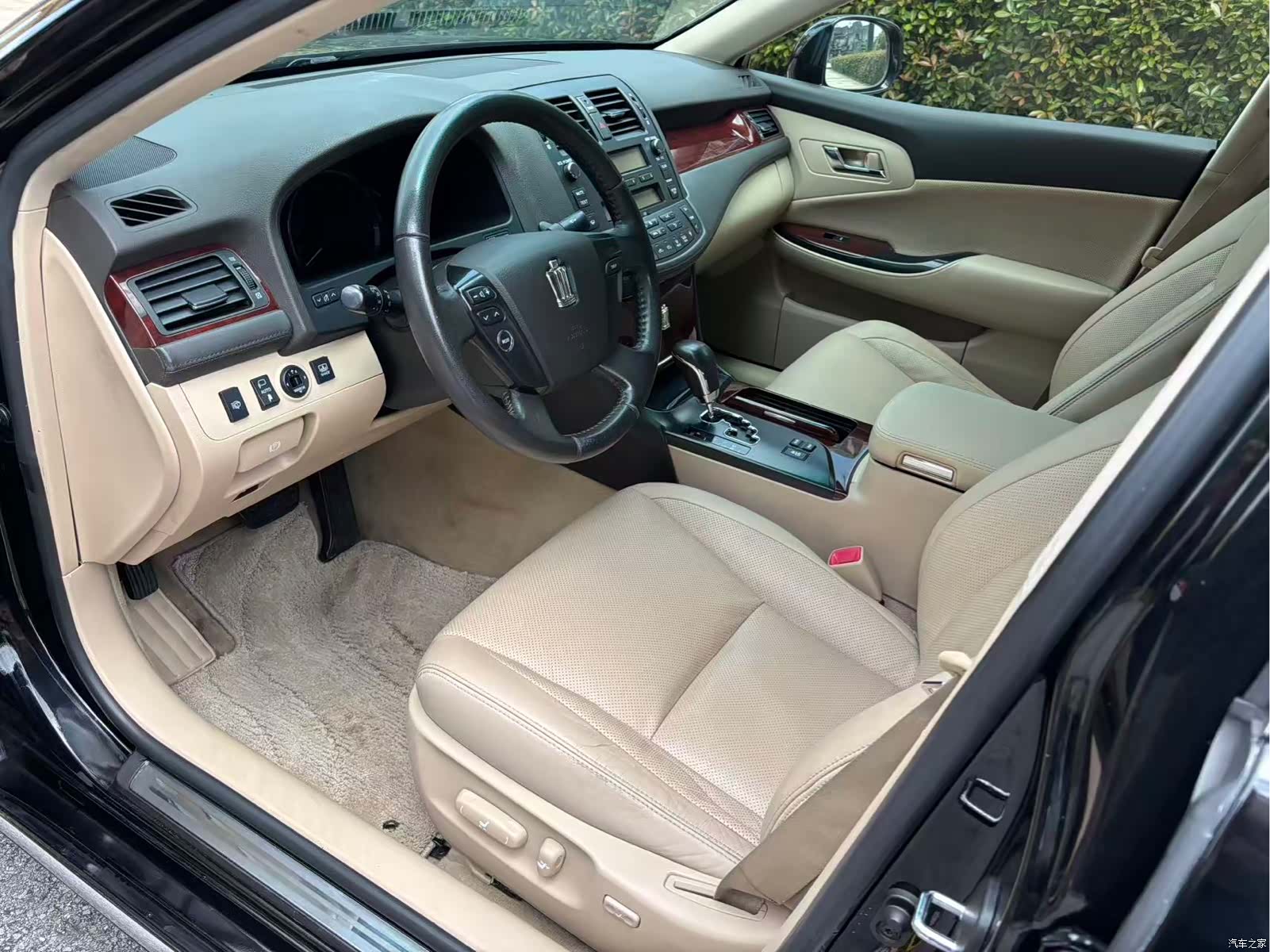 Toyota Crown, 2011 6