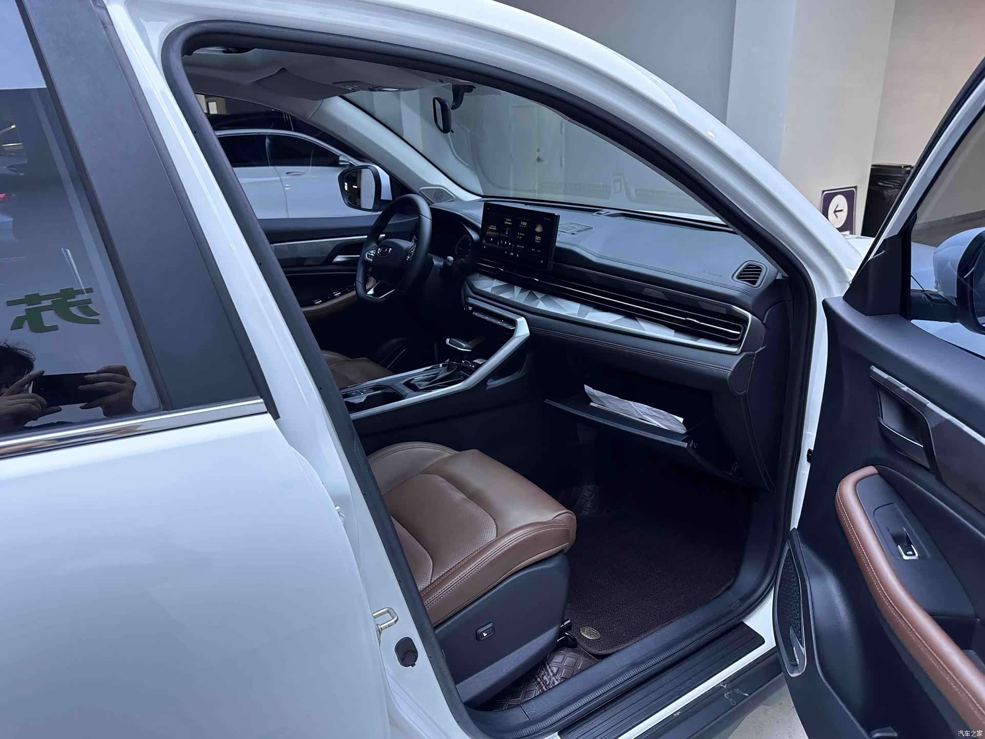 Geely X6, 2022 10