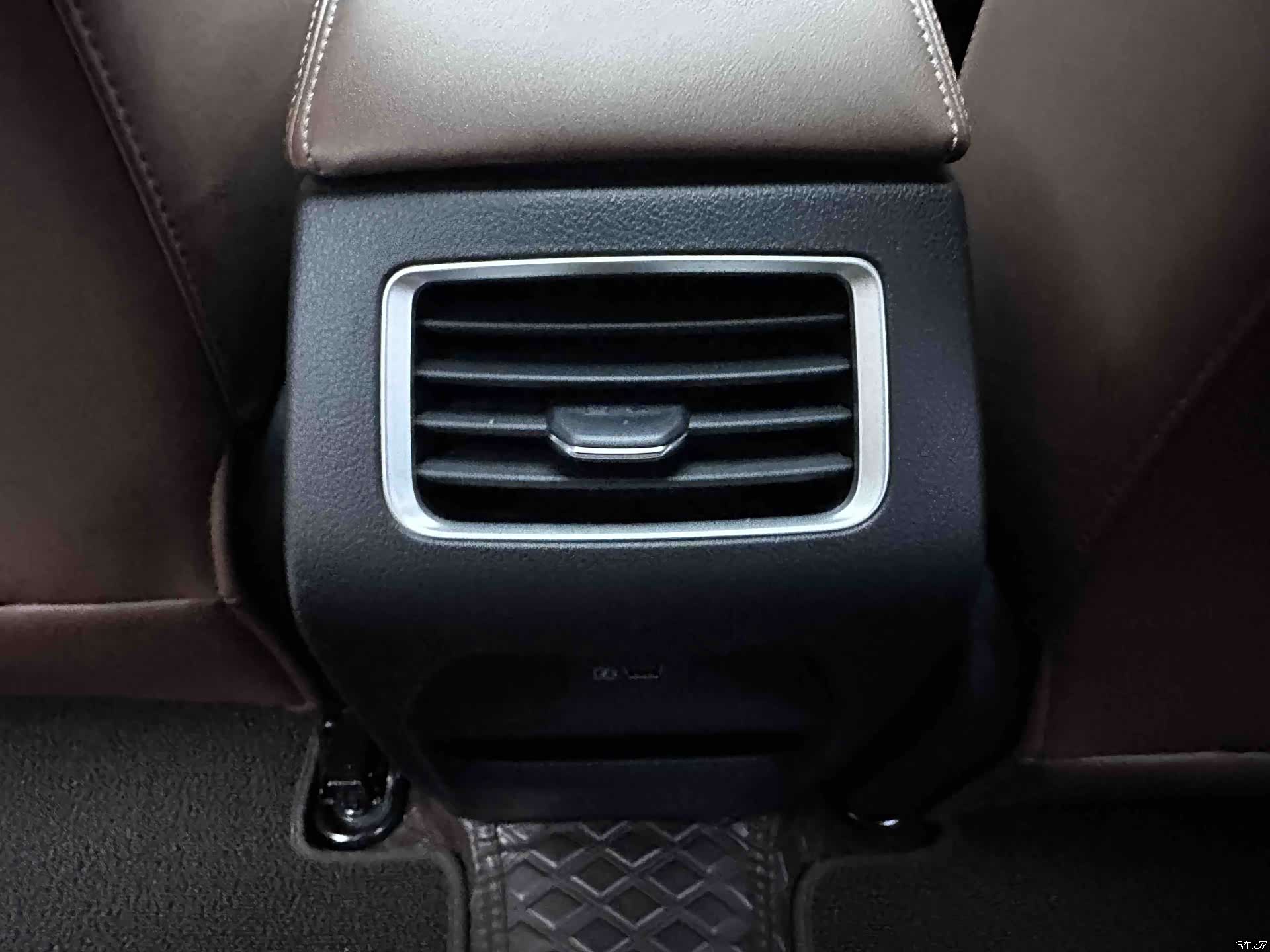 Geely X6, 2022 14