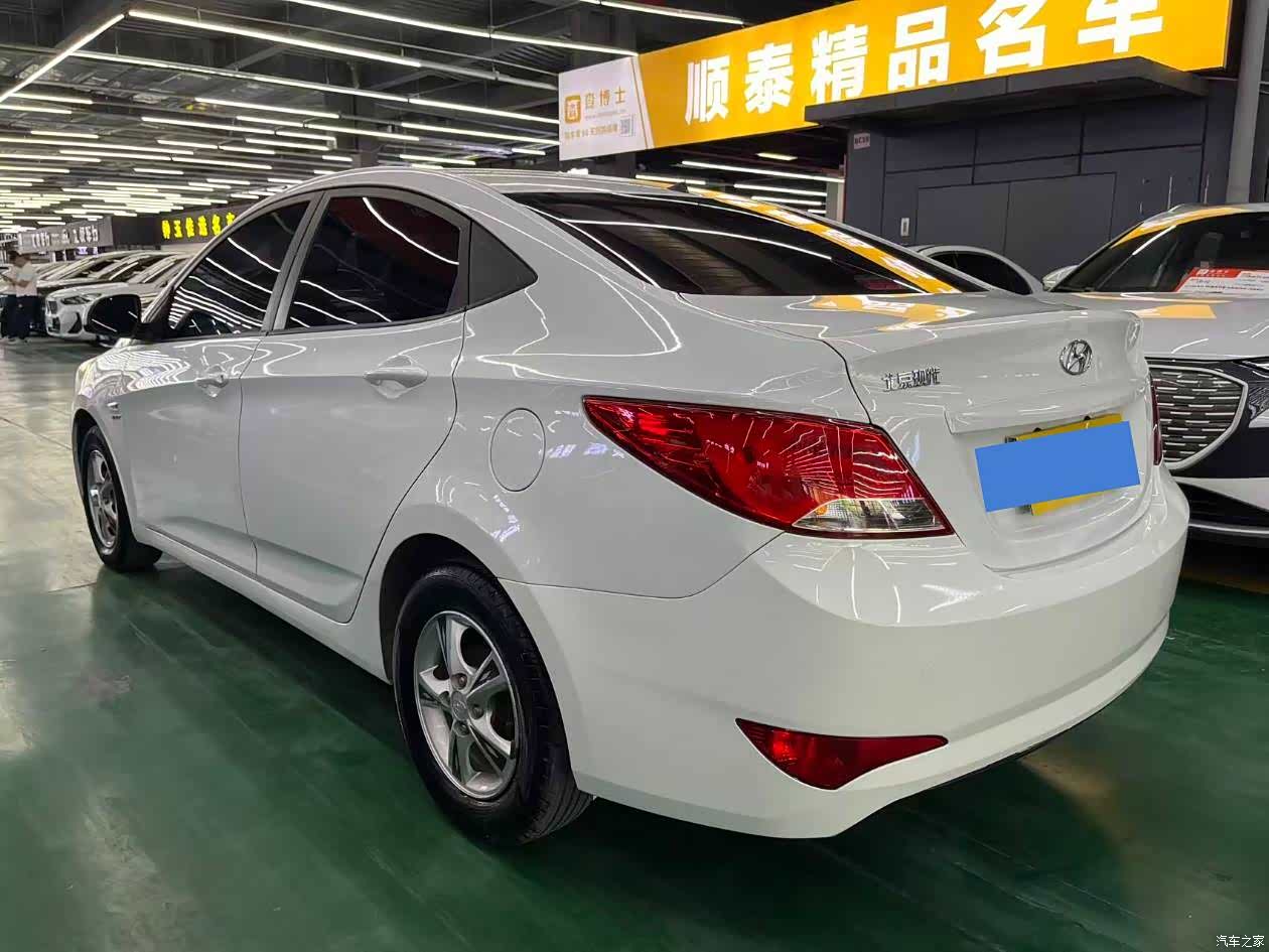 Hyundai GLS, 2015 4