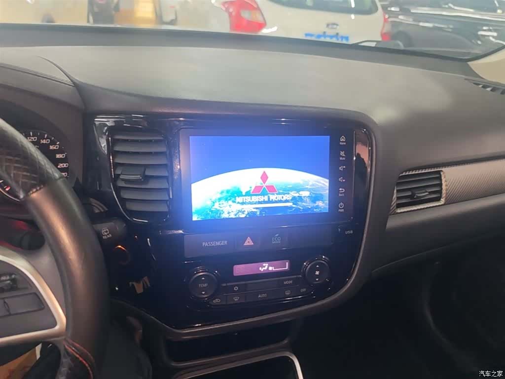 Mitsubishi Outlander, 2018 13