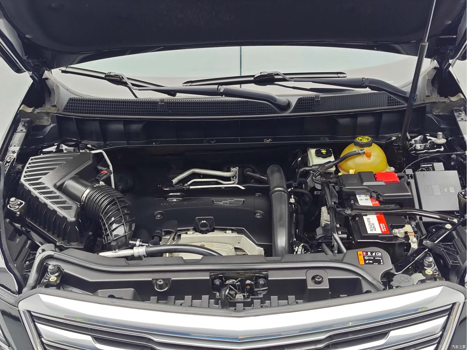 Cadillac XT5, 2017 10
