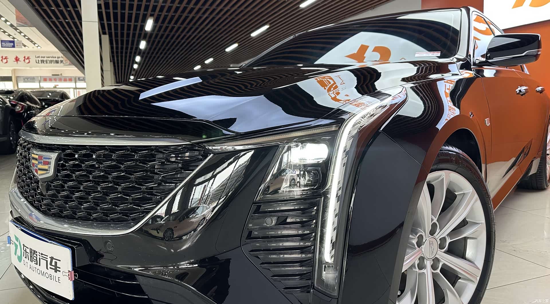Cadillac CT5, 2025 все фото