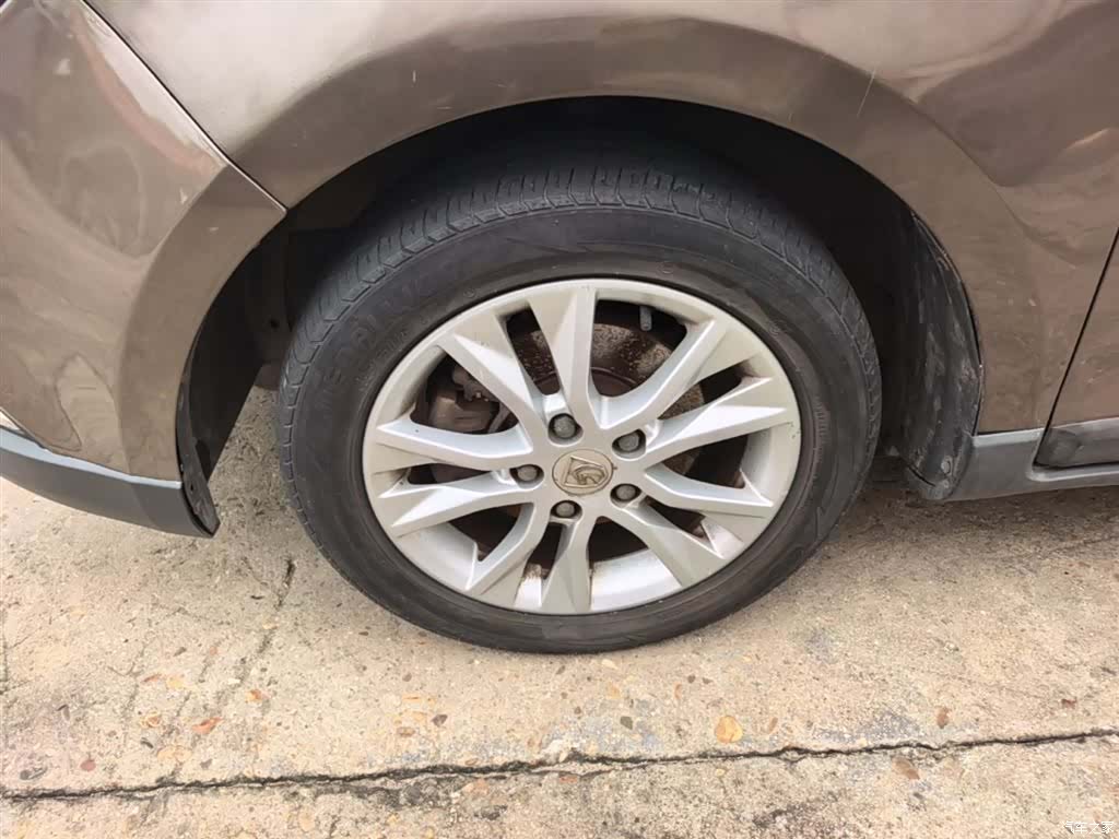 Wuling 730, 2014 23