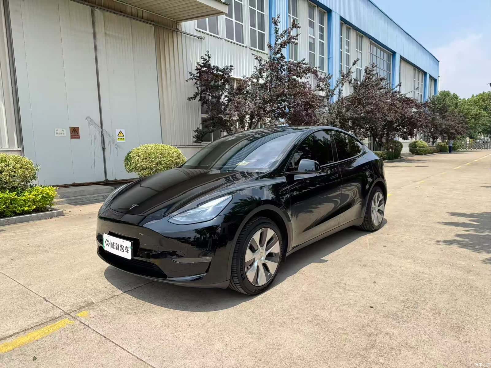 Tesla Model Y, 2023 1