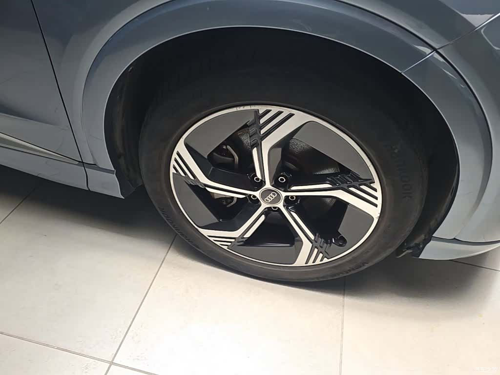 Audi Q4 e-tron, 2023 14