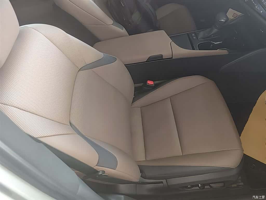 Lexus ES, 2023 25