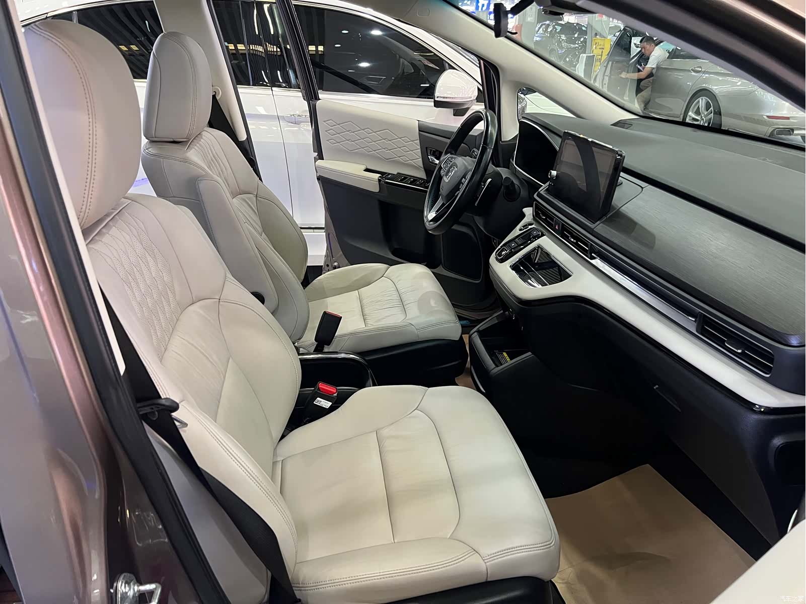 Honda Elysion, 2022 14