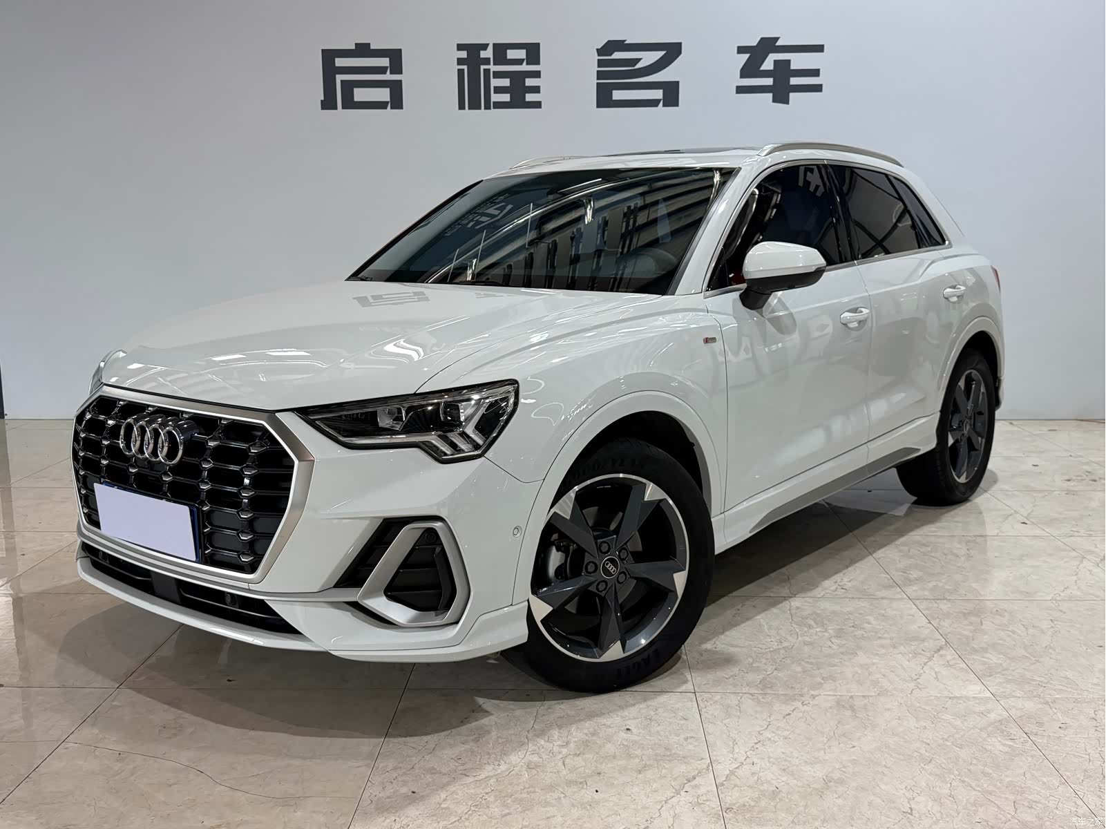 Audi Q3, 2023 1