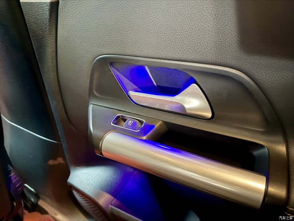 Mercedes-Benz EQA, 2023 23