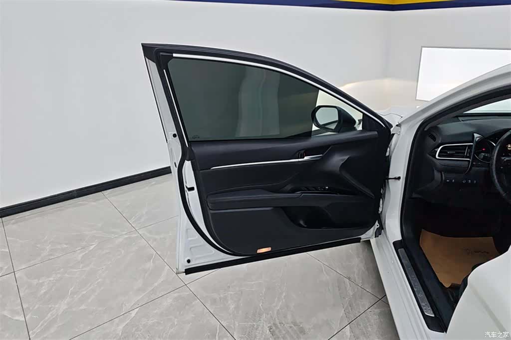 Toyota Camry, 2022 7