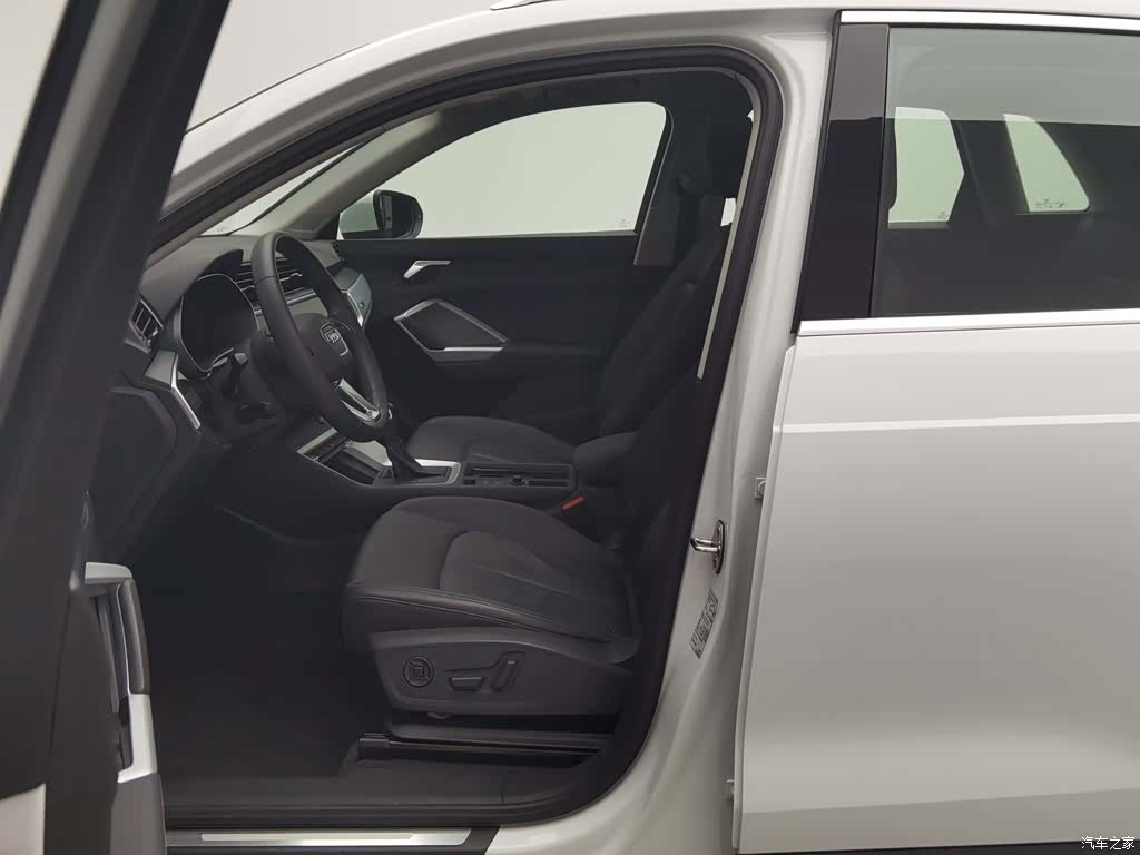 Audi Q3, 2020 10