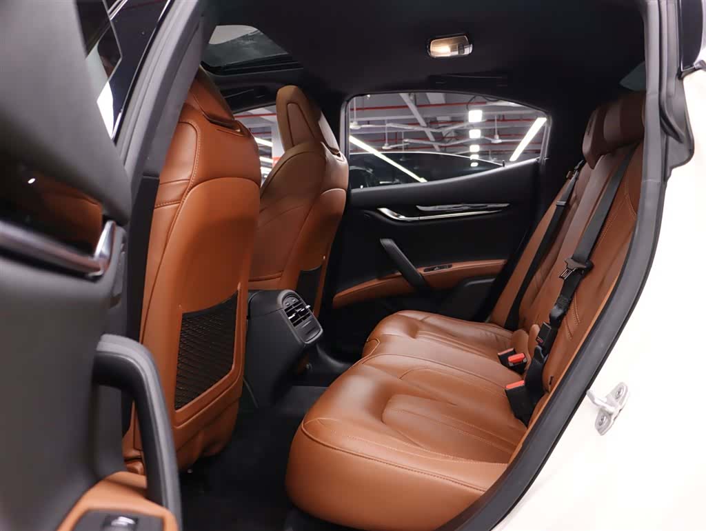 Maserati Ghibli, 2023 17