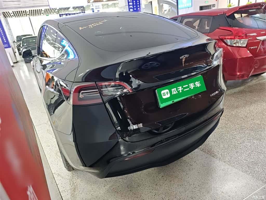 Tesla Model Y, 2021 все фото