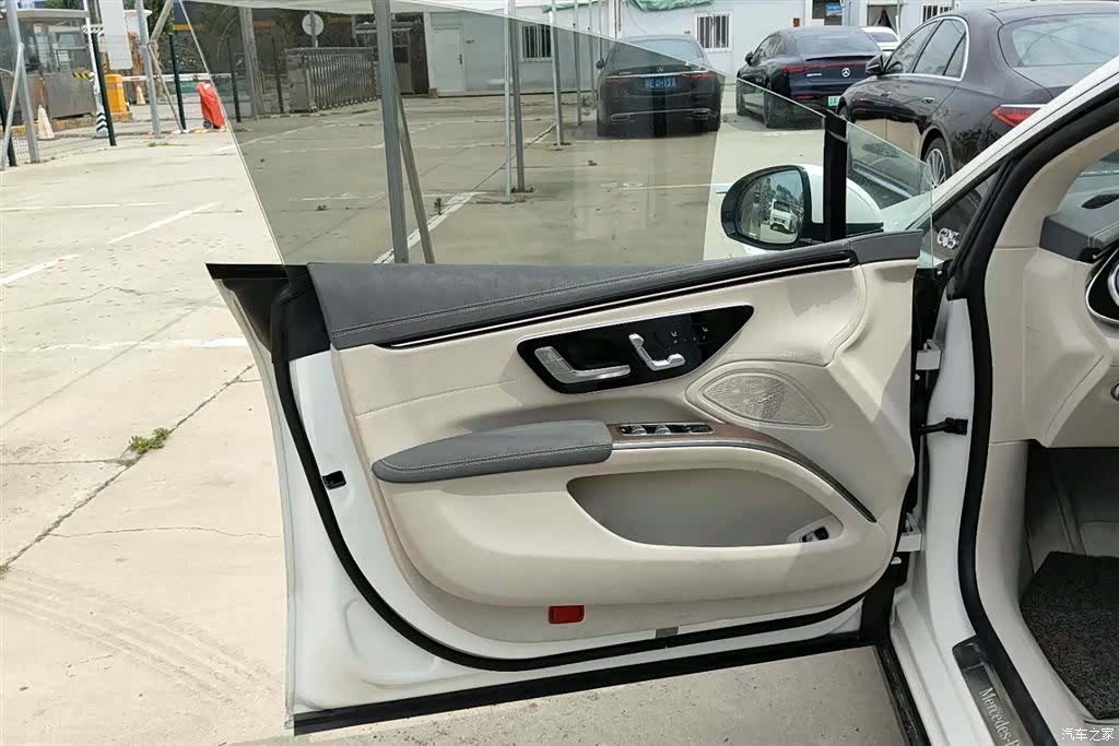 Mercedes-Benz EQS, 2024 2