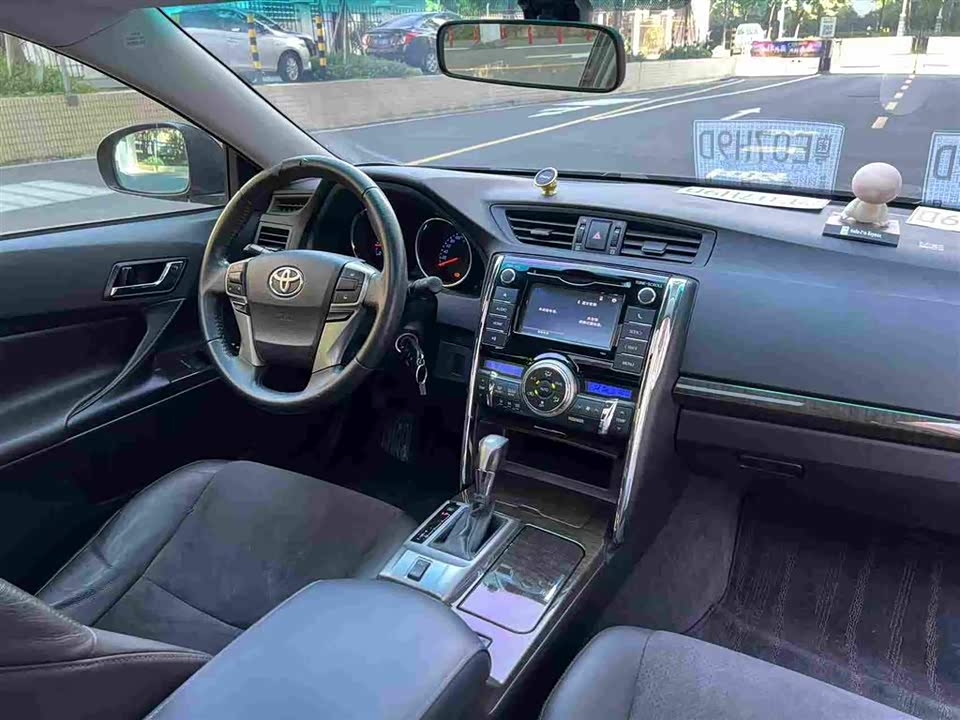 Toyota Reiz Toyota Reiz