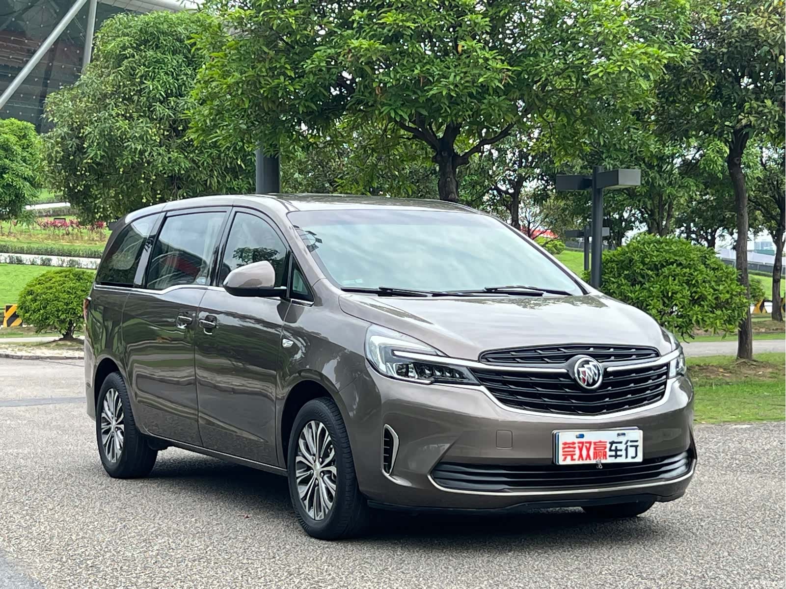 Buick GL8, 2022 3