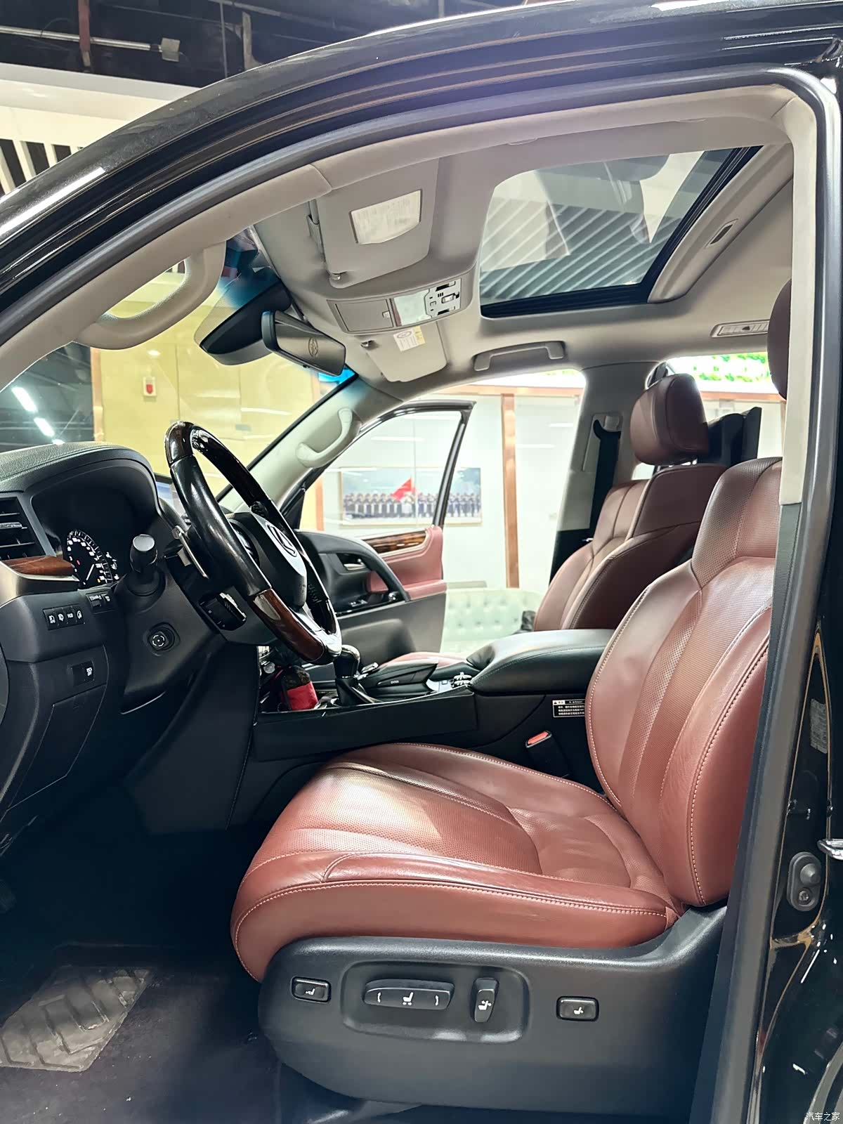 Lexus LX, 2020 8