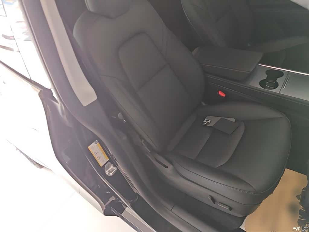 Tesla Model Y, 2021 25