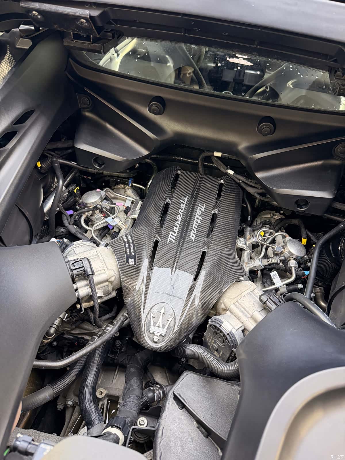 Maserati MC20, 2023 все фото